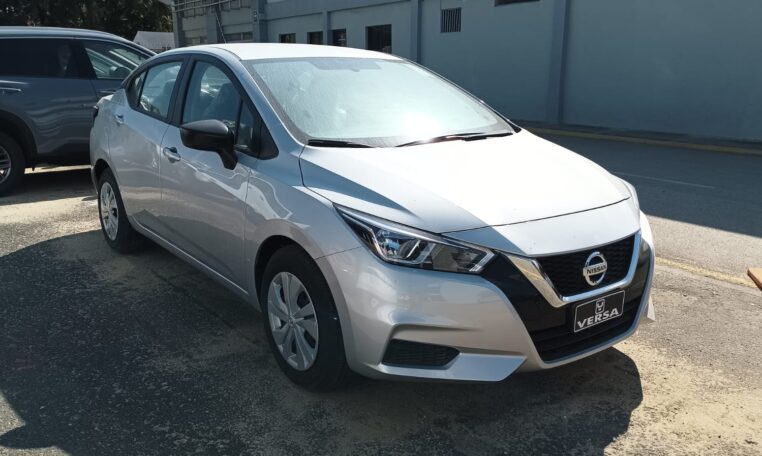 Nissan Versa Sense 2023