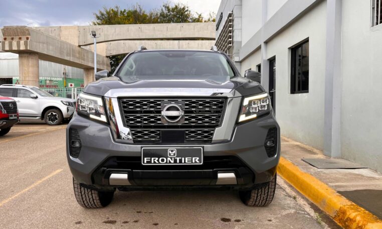 Nissan Frontier XE 2024