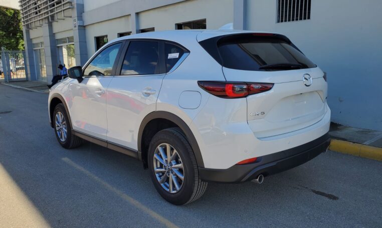 Mazda CX-5 CE blanca