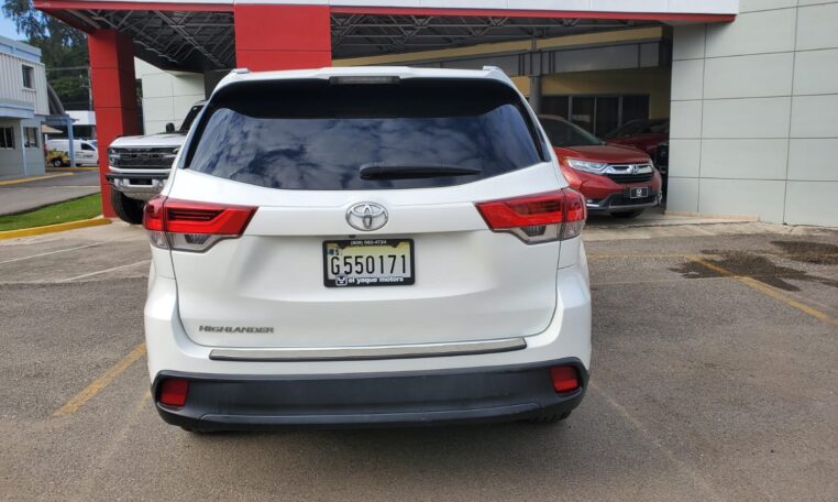 Toyota Highlander LE 2017